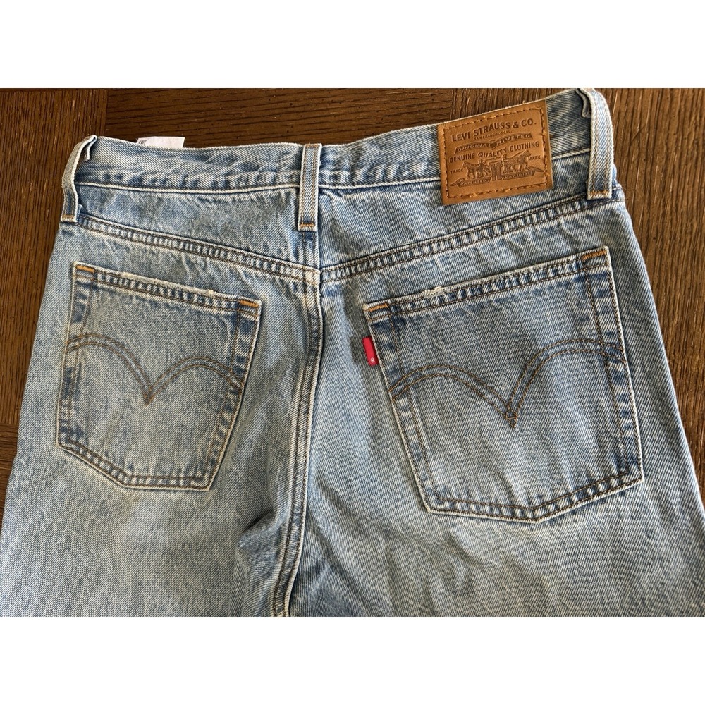 Levis Jeans Wedgie Women's Size 27 Distressed Denim Light Wash Button Fly - Picture 4 of 11